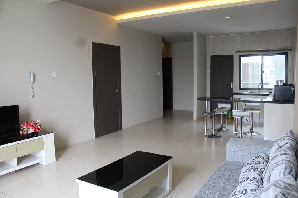 Tribeca Suites Kuching Eksteriør billede
