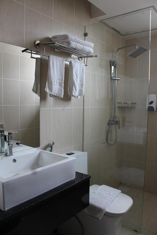 Tribeca Suites Kuching Eksteriør billede