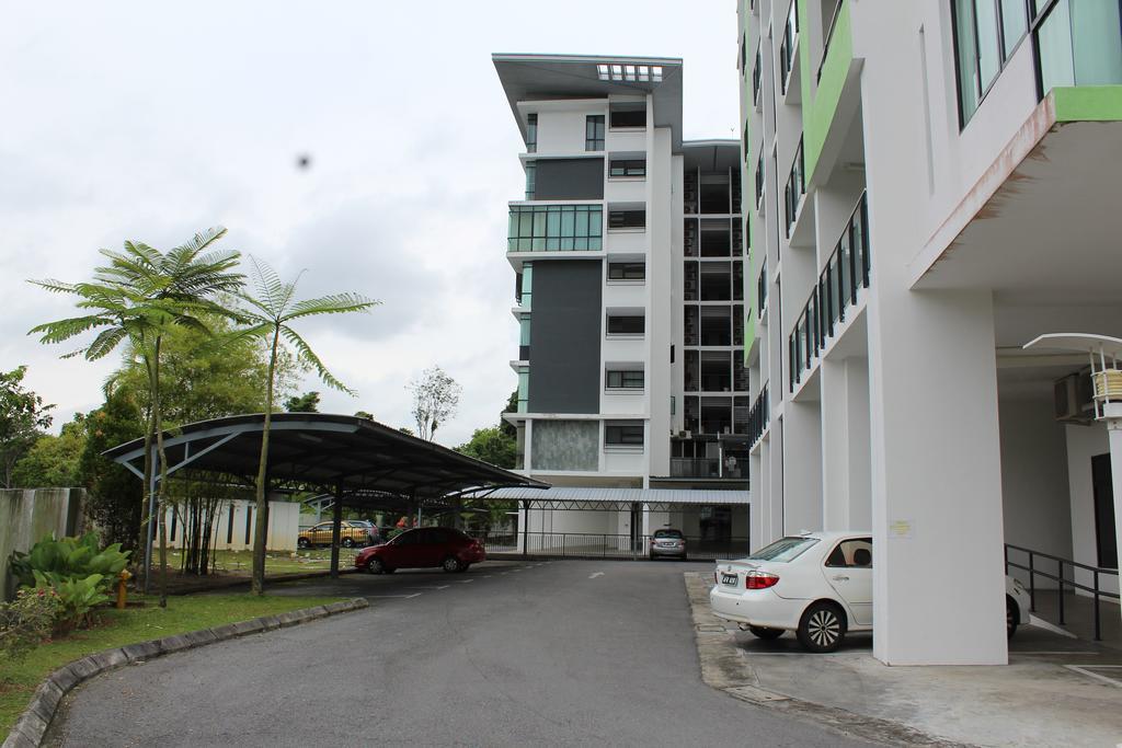 Tribeca Suites Kuching Eksteriør billede